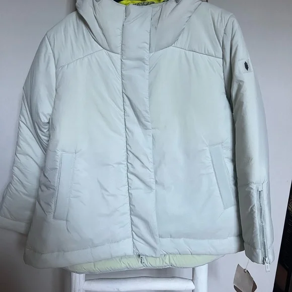 NWT Free people puffer coat. Size extra small, but runs big. - Picture 2 of 8